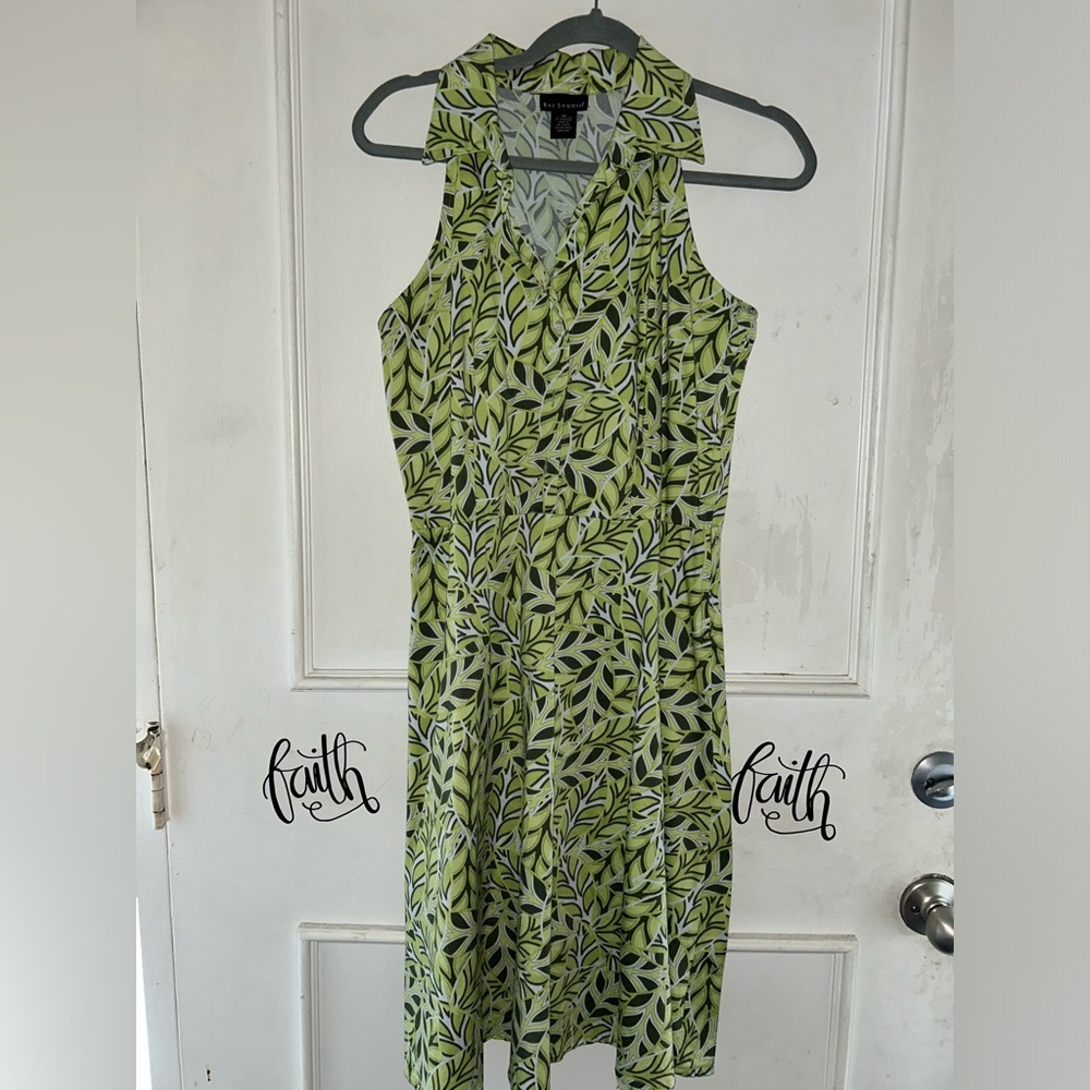 Sleeveless dress